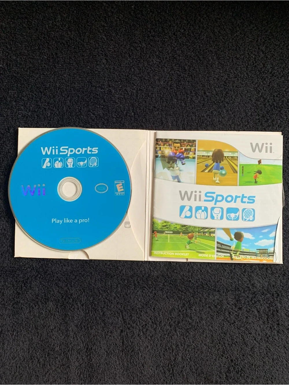 Original Nintendo Wii Sports featuring 5 Sports- Wii Game - Picture 2 of 6